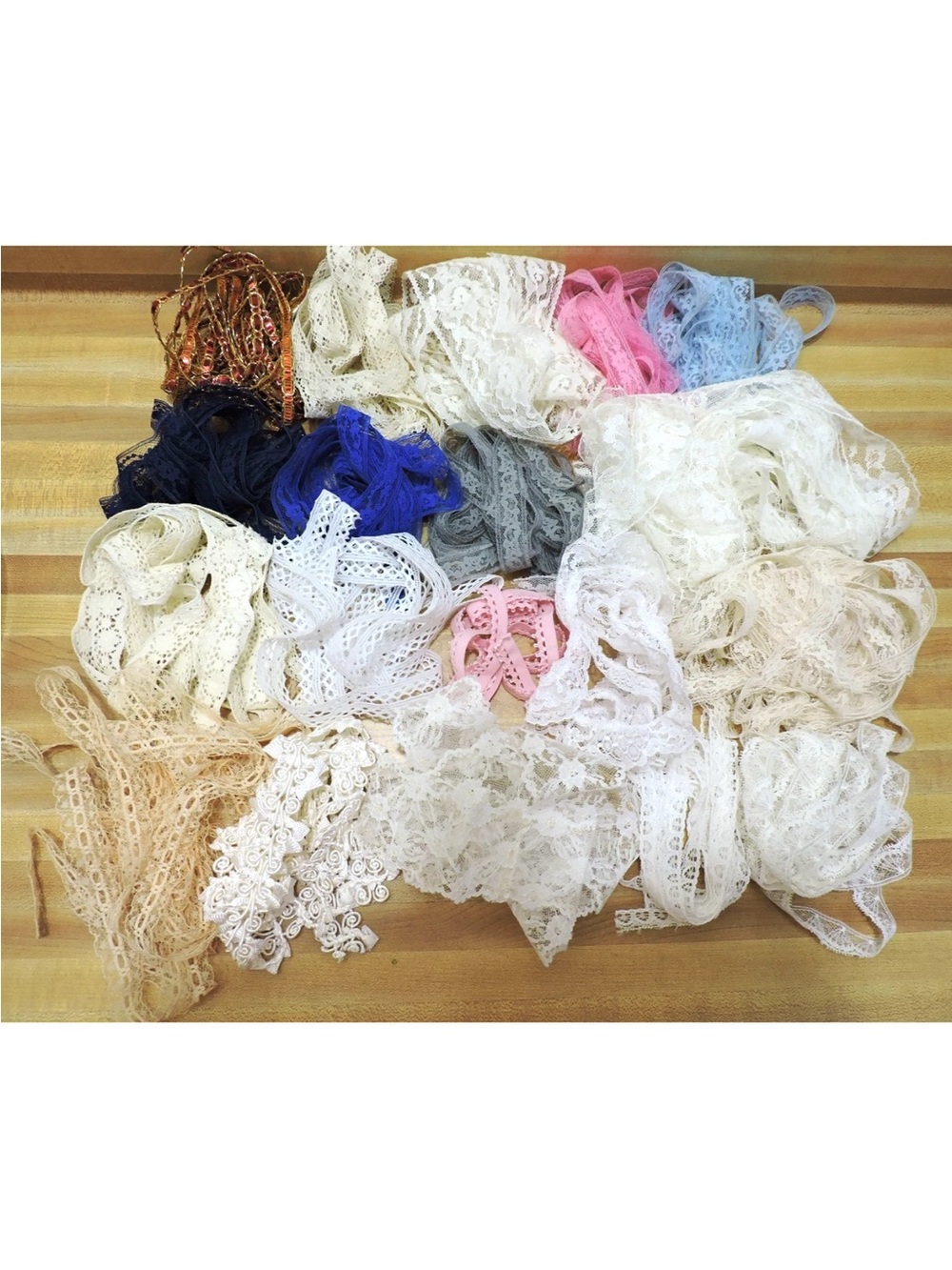 Large Lot Vintage Lace Lots of Scrap Pieces and Long Pieces Lace Lot #